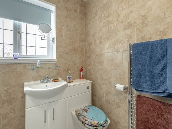 Sandy Lodge Bathroom