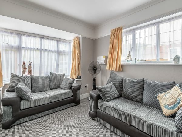 sandy lodge Front Room1