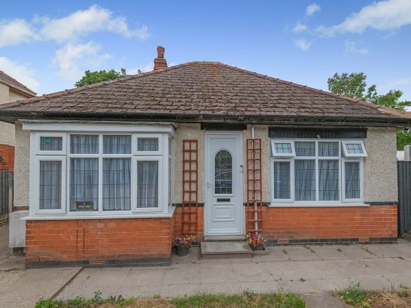 sandy lodge outside1